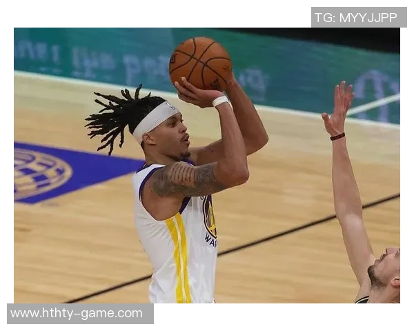 科尔轮换的动态变化分析库里缺阵与斯潘塞崛起的影响探讨