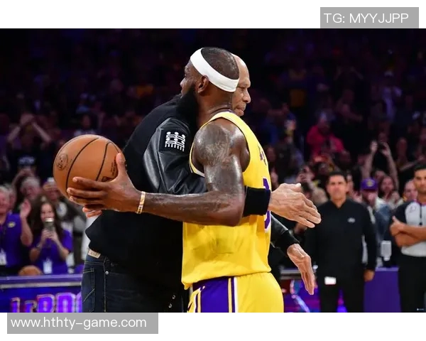 路威直言雷迪克需清醒自认话语权超越詹姆斯实属妄想 路威直言雷迪克需清醒自认话语权超越詹姆斯实属妄想