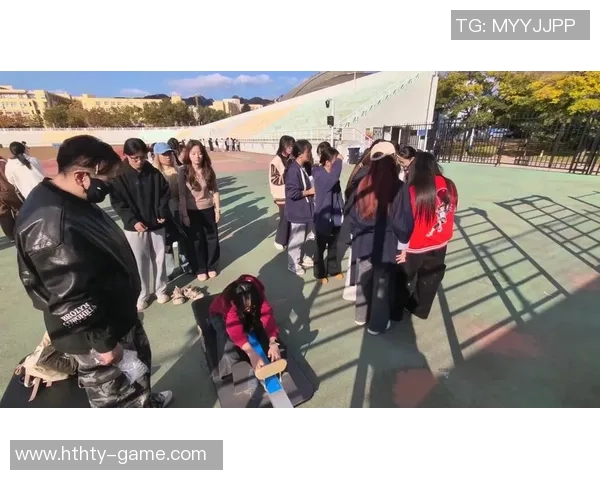 四川教练组集体罢工球员自发训练并将于周五前往青岛体测